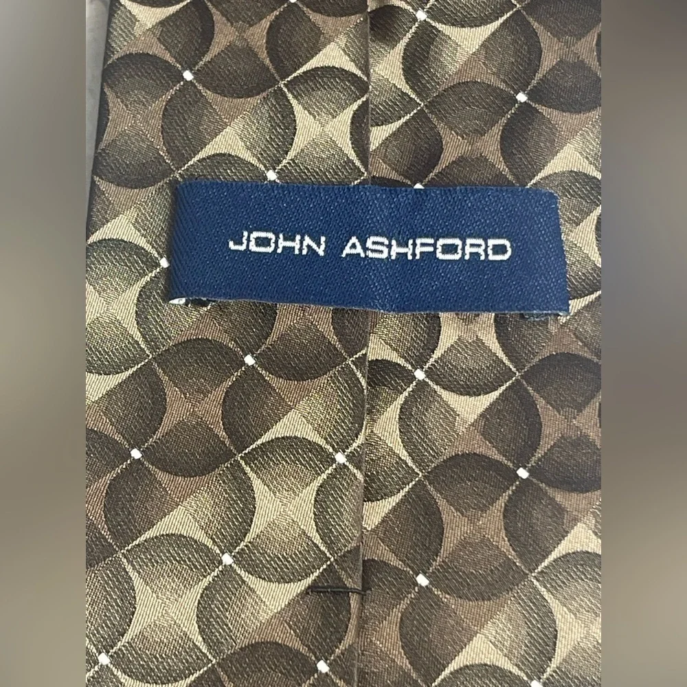 John Ashford Brown Geometric Pattern Tie 100% Polyester Handmade 3.75” Wide